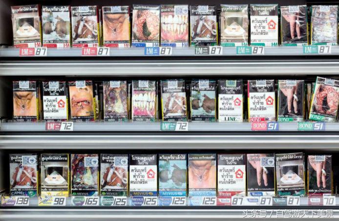 中国小伙在泰国旅游，烟瘾犯了去超市买烟，看到烟盒后差点吐了！