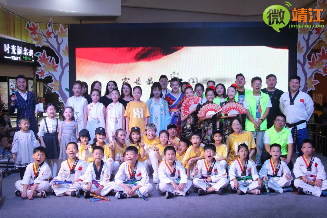 微靖江：这里发生了什么？竟引来近千名靖江人围观！还各种拍照