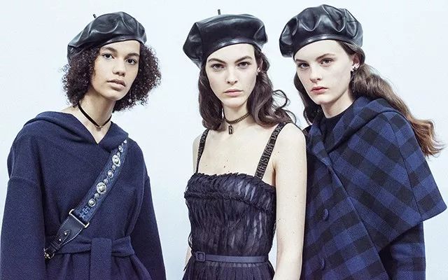 怎么戴贝雷帽好看不掉还显脸小,薄款有边贝雷帽的正确戴法