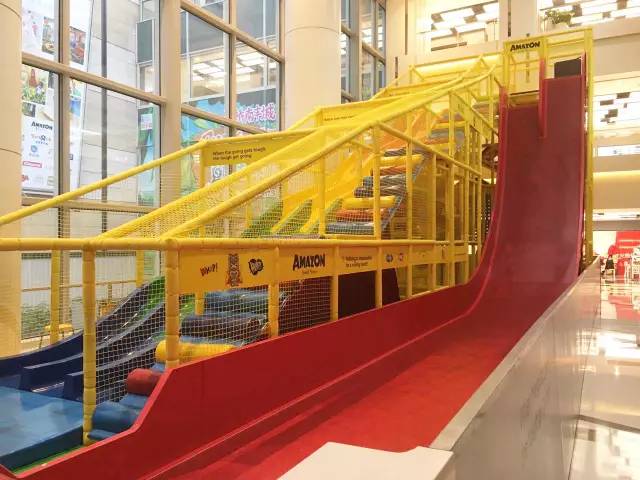 西峡谷公园网红滑梯,网红景点彩虹滑梯和现实对比