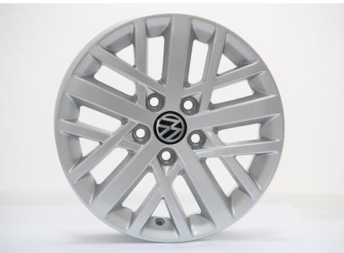 汽车轮毂上出现黑色粉末怎么回事,汽车轮毂出现花纹怎么办