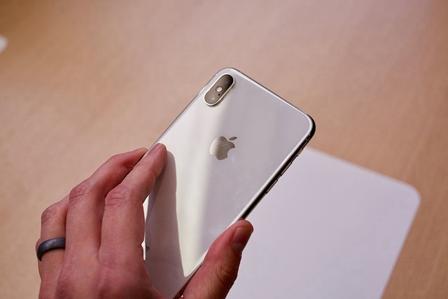 澳门版iPhoneXs是双卡吗？