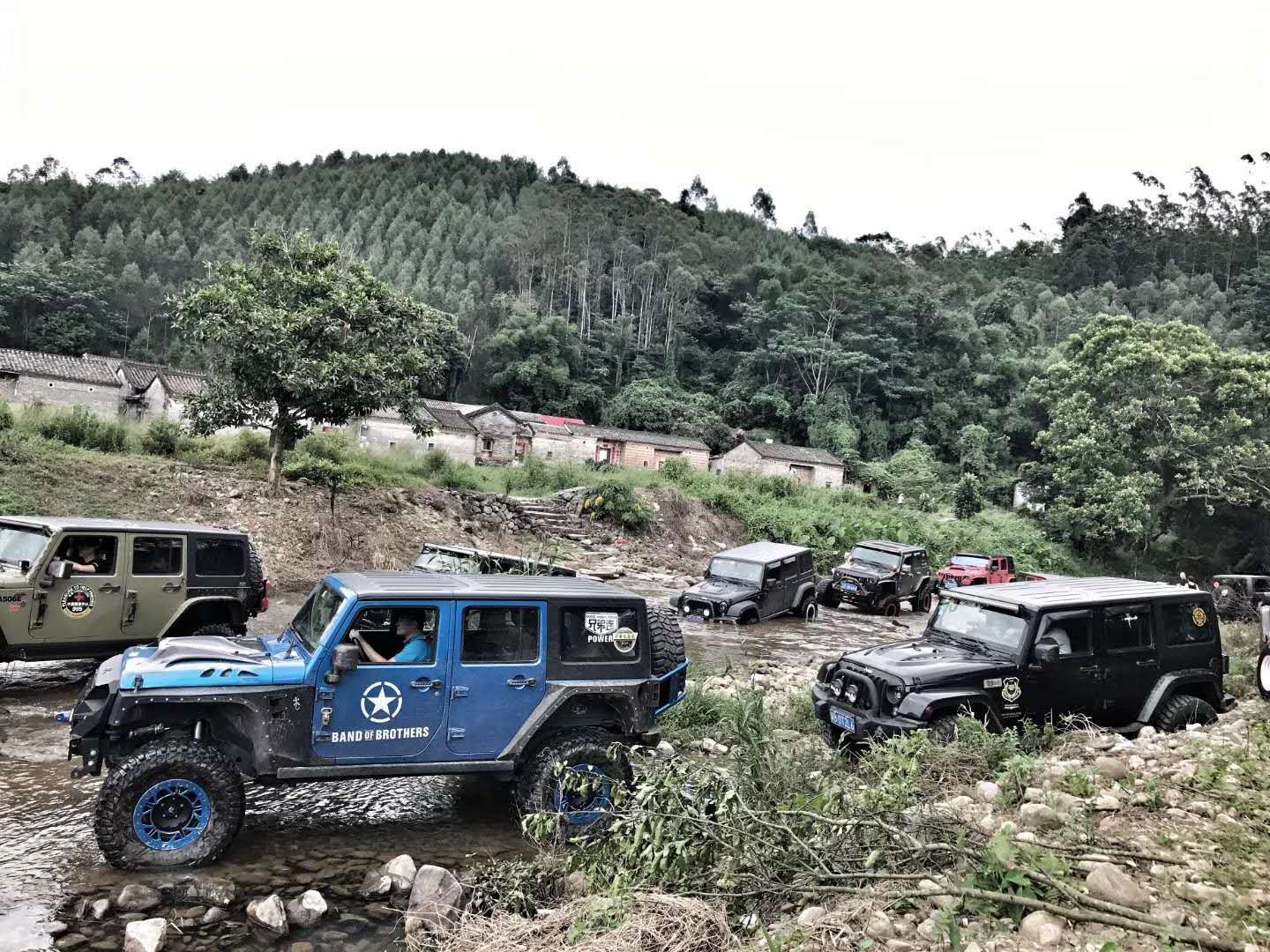 如果你喜欢越野车，越野精神，那这是一篇深度好文！