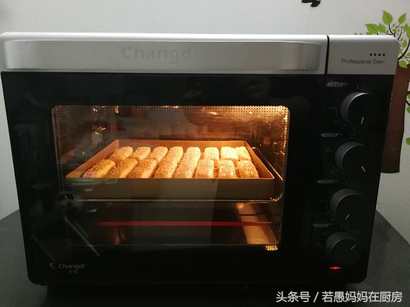 正宗香掉牙千层饼窍门,山东正宗香掉牙千层饼教程