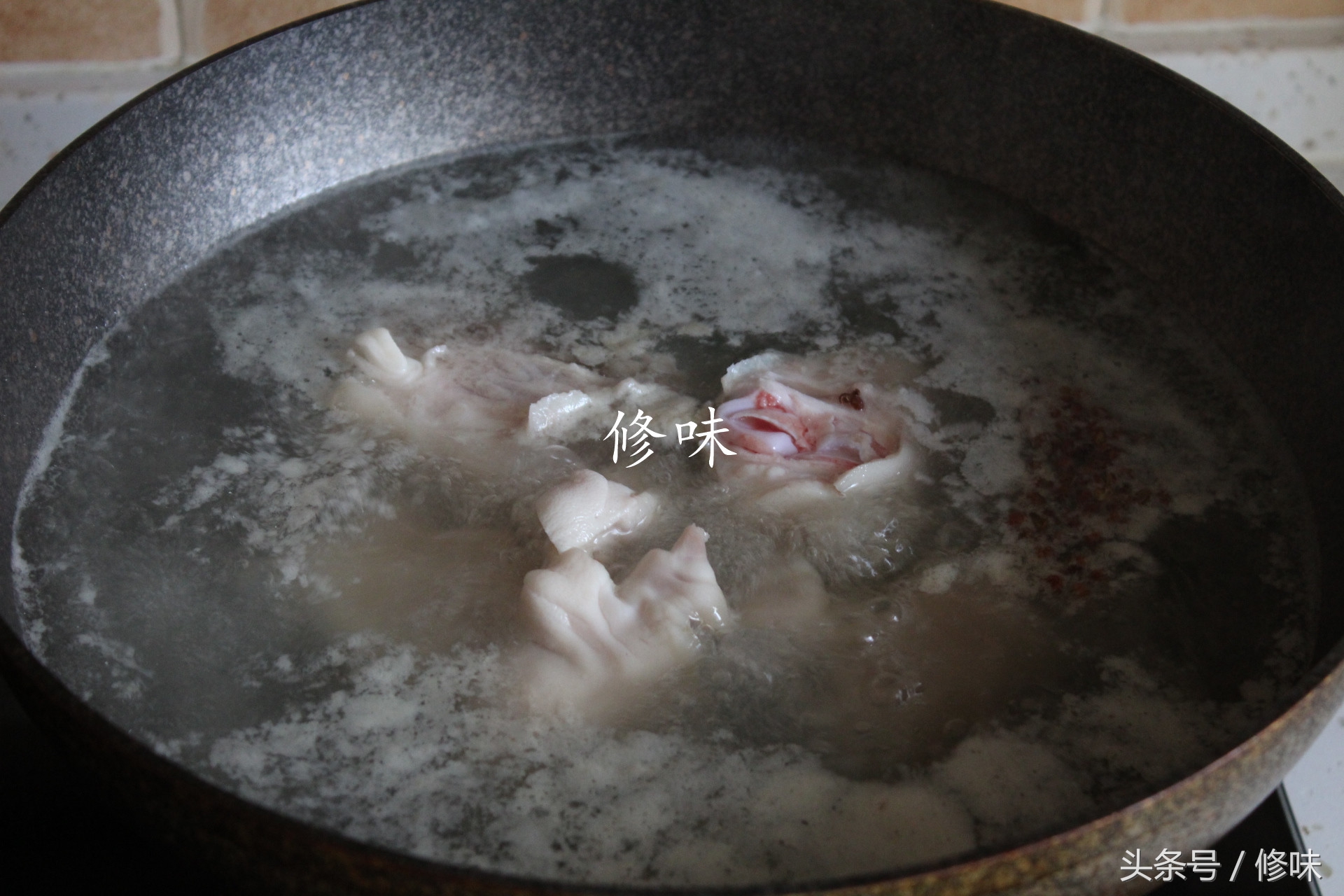 猪脚炖花生怎么炖最好吃,猪脚炖花生怎么煮