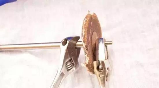 崖柏凹槽用什么工具打磨,打磨崖柏根雕的视频教程