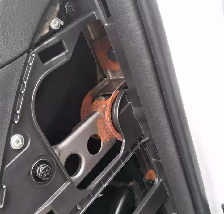 车子小刮蹭怎么处理,车漆小范围补漆