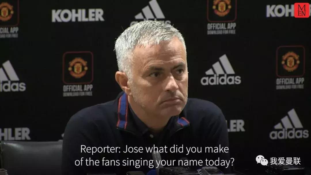 曼联逆转背后的真正英雄！你看，那位老人泪流满面