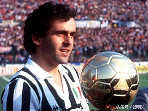 足球历史上大满贯的球员有哪些,足球史上十大球王排名榜名单