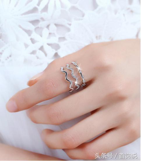 手指戴钻戒对戒指有影响吗,戴钻戒的手怎么戴两个戒指