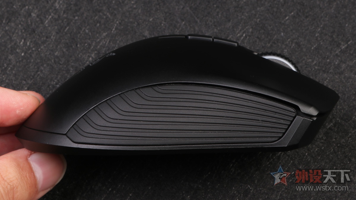 雷蛇曼巴眼镜蛇鼠标微动,雷蛇曼巴眼镜蛇无线版鼠标掉帧