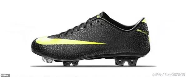c罗15年踢曼城,c罗15代球鞋