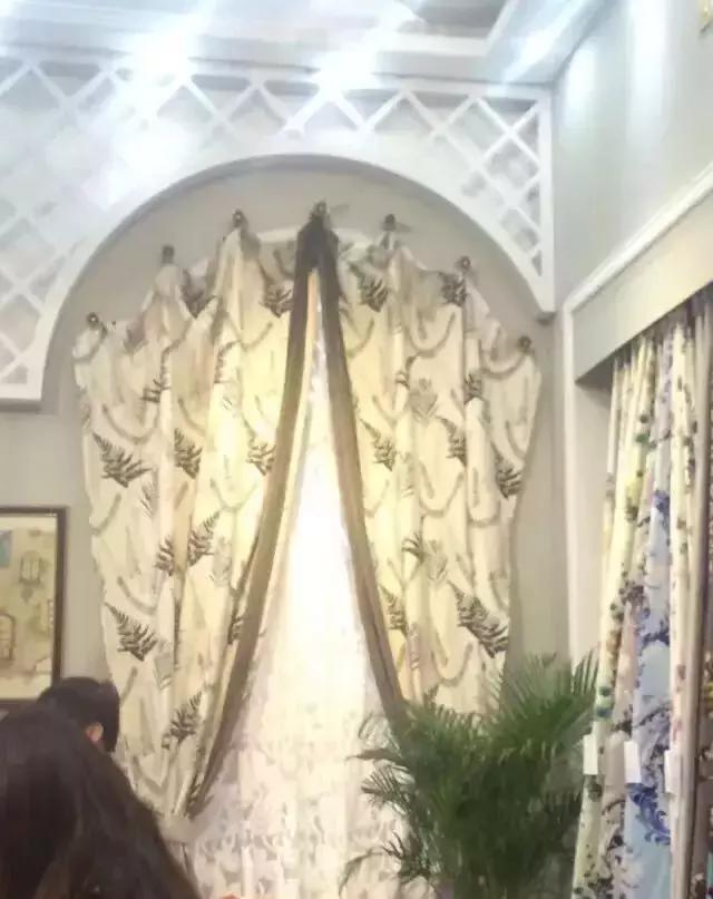 半圆弧窗幔窗帘效果图,别墅窗纱幔头效果图