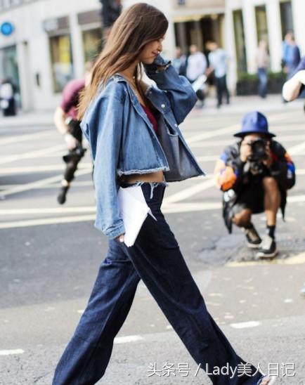 牛仔外套怎么穿出青春感,牛仔外套怎么穿才刚刚好