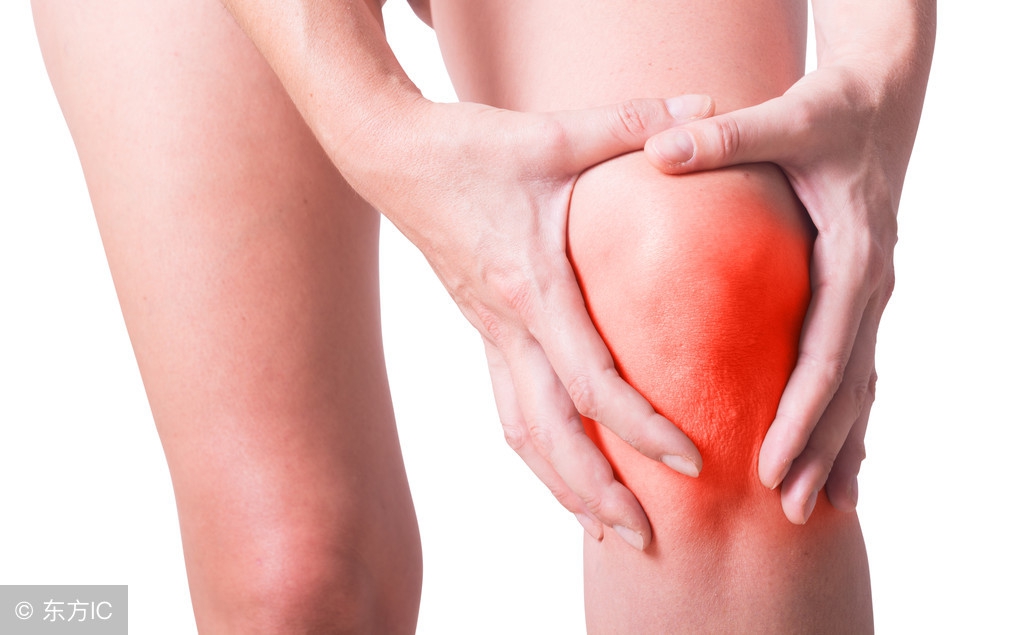 痛风，没有急性发作时，吃乌鸡白凤丸；急性发作时，吃龙胆泻肝丸