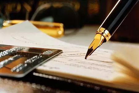 伴人半年以上的消费品只有1%,陪我们多年的钢笔哪去了？3分钟速览