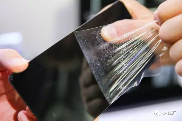 新买的车到底该不该贴车膜,新车到车里还需要贴膜吗