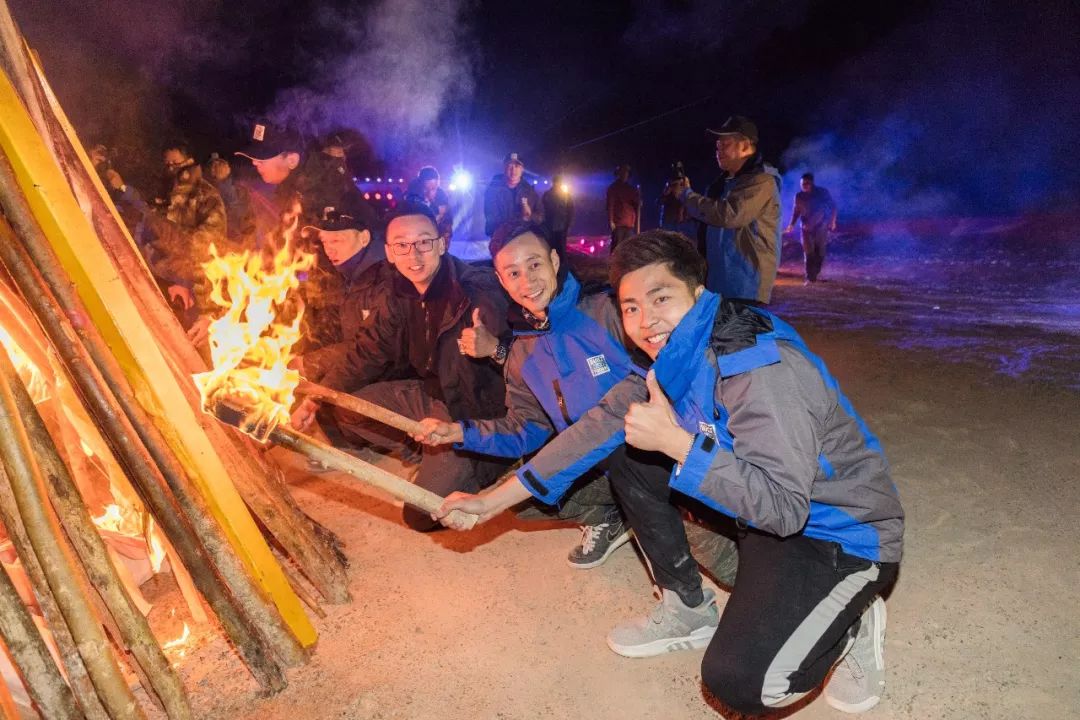 “失联”的2天里，车叔竟完成对美式皮卡生活的所有幻想