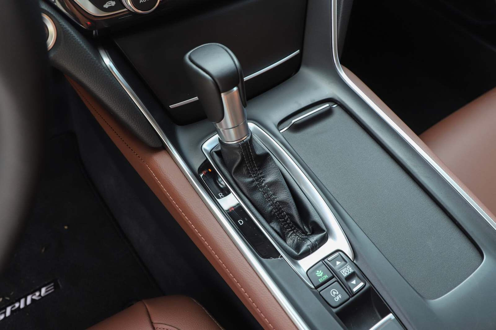 东风本田inspire260精致版落地价,本田雅阁1.5精英版与本田inspire