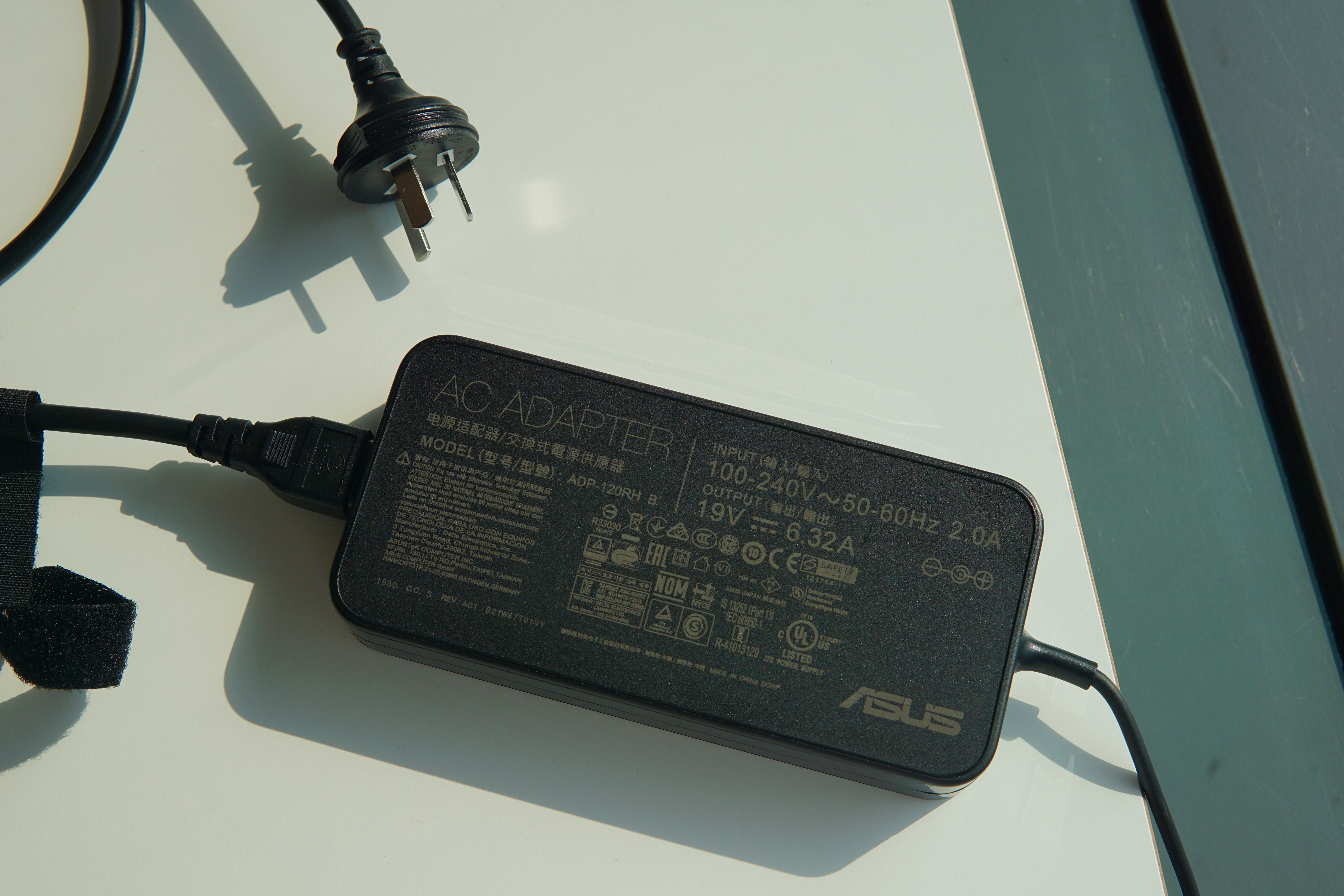 华硕飞行堡垒6更换屏幕多少钱,华硕飞行堡垒6全金属外壳吗