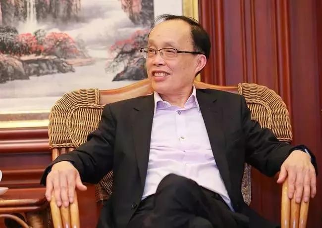 堡狮龙“大皇子”出走，从夫妻店到代工大王：别人“身死”他独活