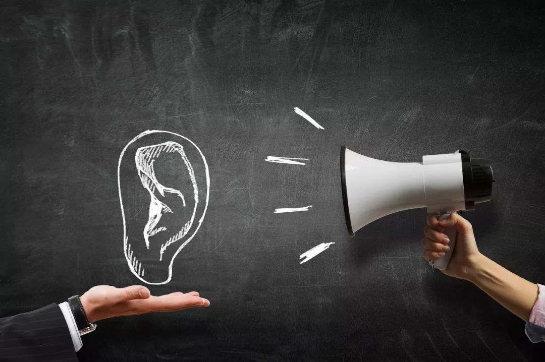 “哎哟”、“啧啧”,英语里有这些说法吗?