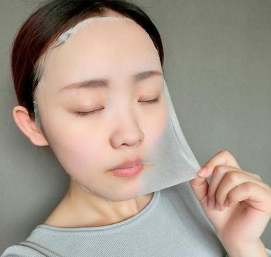 脸上泛红起皮缺水,脸干燥起皮缺水怎么补水