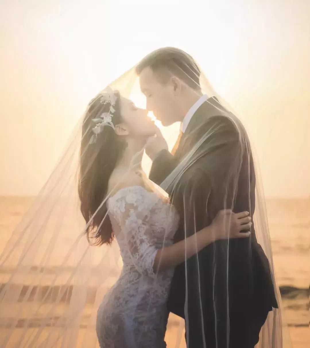 小个子拍婚纱照能拍出高级感,婚纱照拍摄怎么摆姿势更上镜