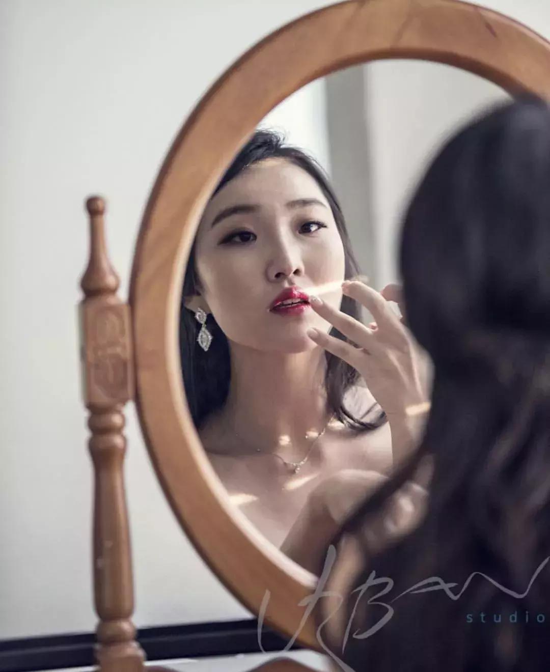 小个子拍婚纱照能拍出高级感,婚纱照拍摄怎么摆姿势更上镜