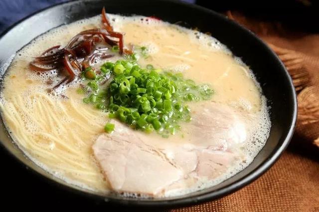 在日本排队吃拉面,天津排名前三的拉面