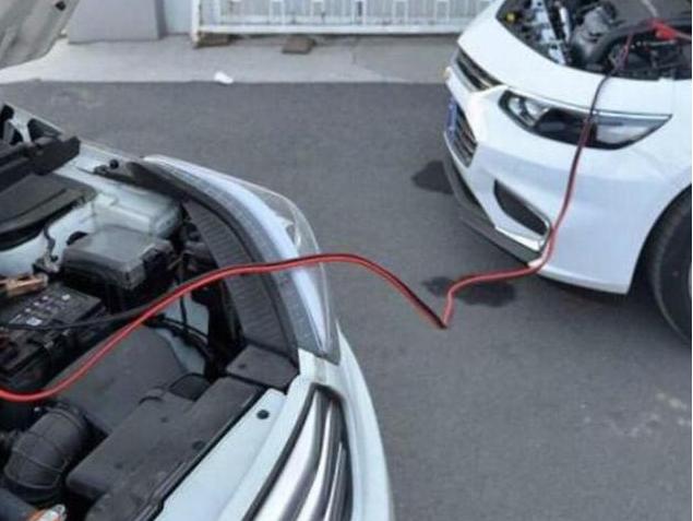 自动挡电瓶没电打不着火怎么办,自动挡车电瓶没电了应该怎样推