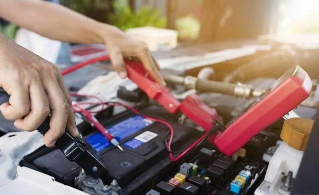 自动挡电瓶没电打不着火怎么办,自动挡车电瓶没电了应该怎样推