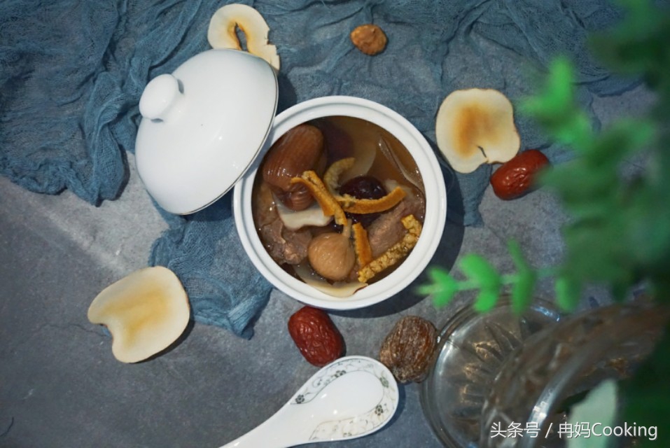 川贝无花果海底椰南北杏的功效,海底椰无花果百合南北杏汤功效