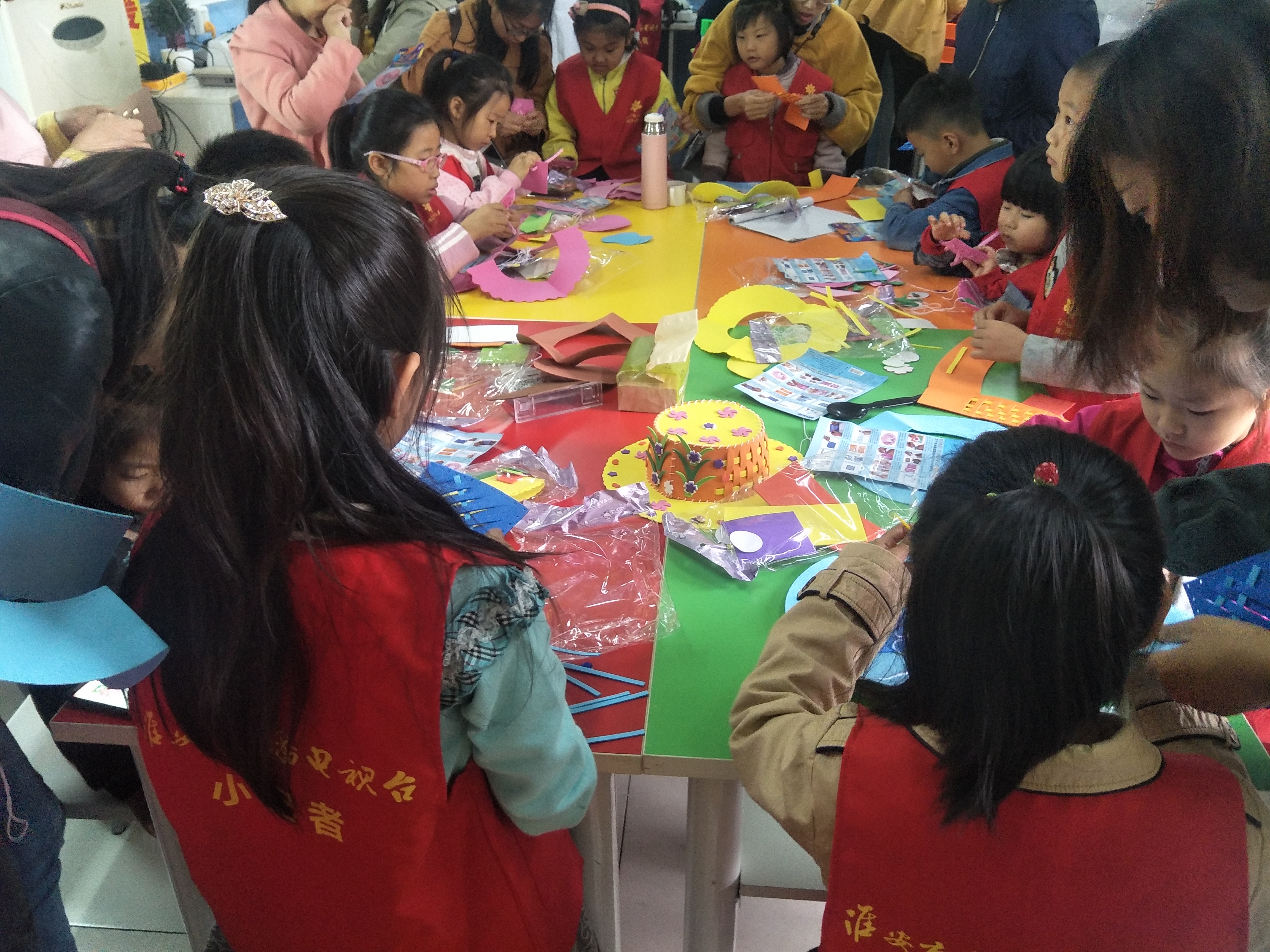 小记者走进六月六明目堂，手眼协调多动手，亲子携手保护小视力