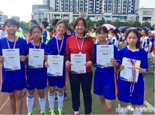 踢球可以上北大吗,踢球能进大学吗