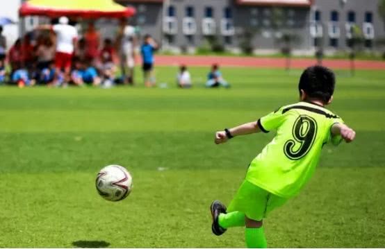 成都梦之队小学免费课程,小学足球梦之队