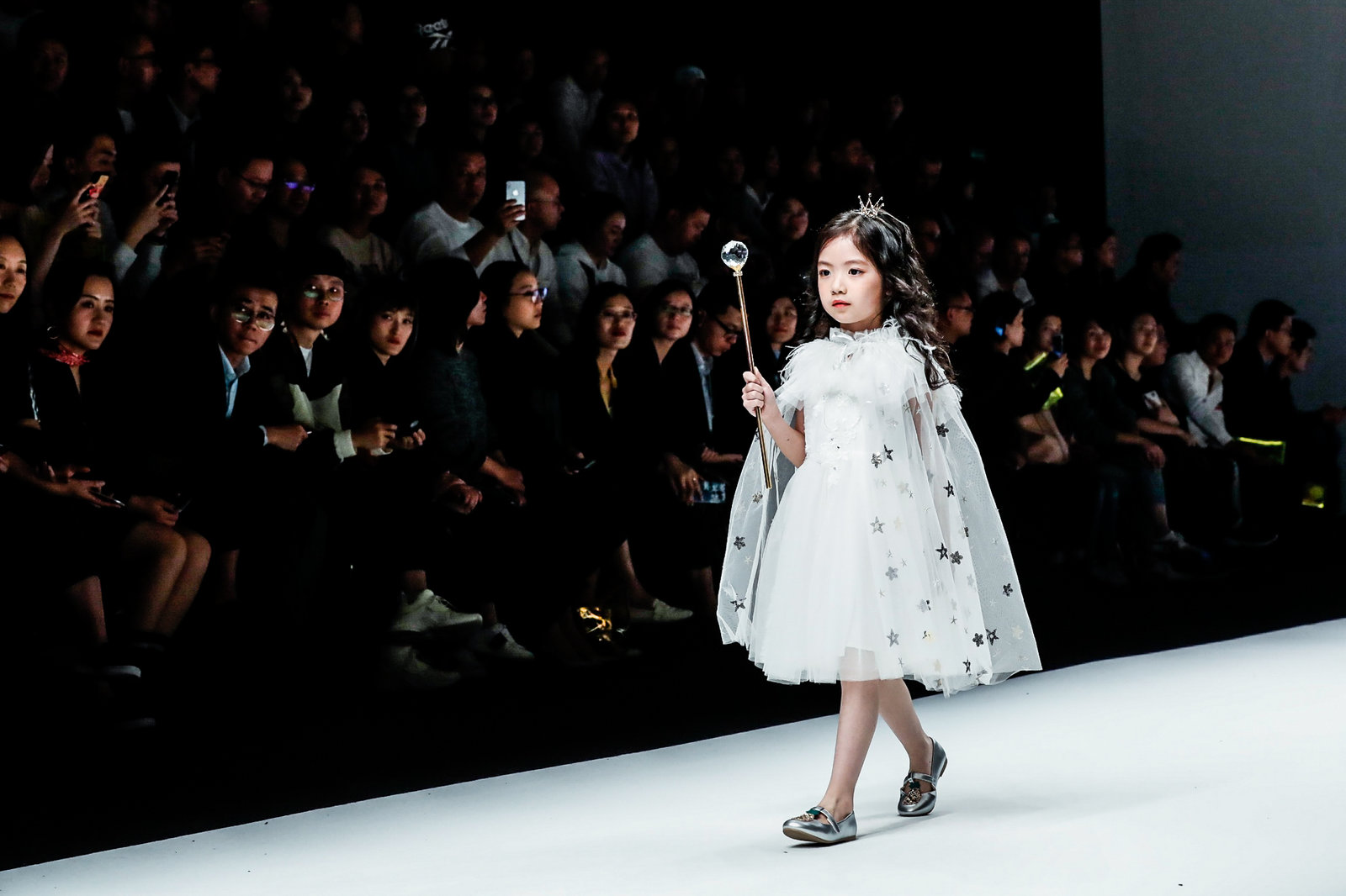 唐老鸭服装套装,巴拉巴拉官方视频唐老鸭