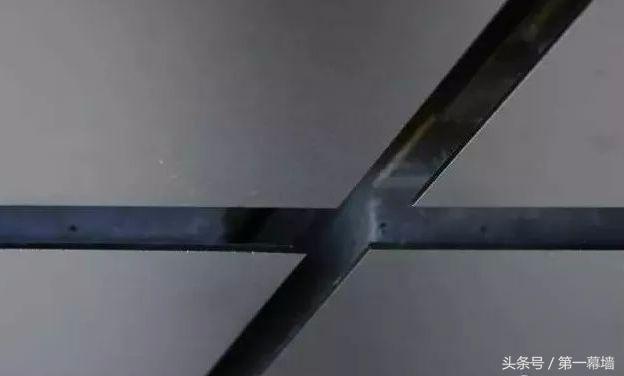 幕墙立缝怎么封堵,幕墙勾缝填缝方法