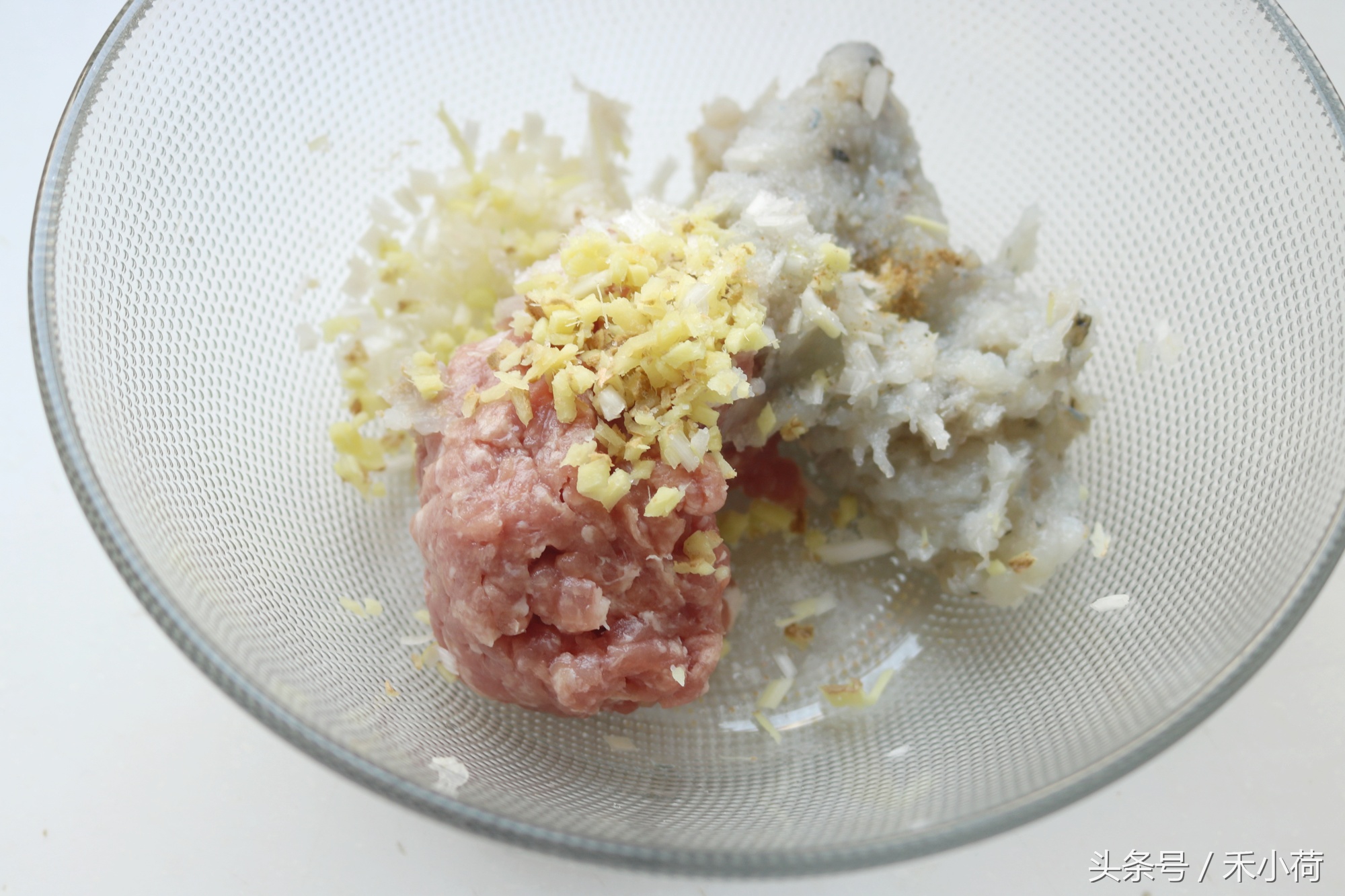 肉丸怎么做成q弹又好吃,肉丸如何才能做的q弹软糯