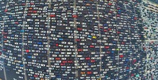 开车的人脚疼,开车膝盖到小腿的地方疼