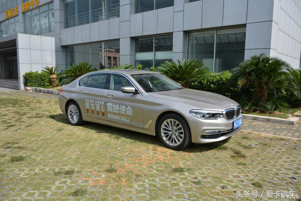 宝马豪华轿车5座,宝马2024高级豪华轿车