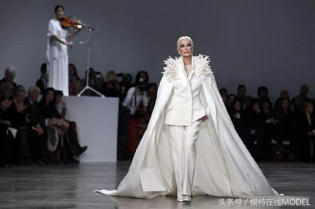 名模卡门的年轻到老的照片,超模卡门年轻到年老的照片