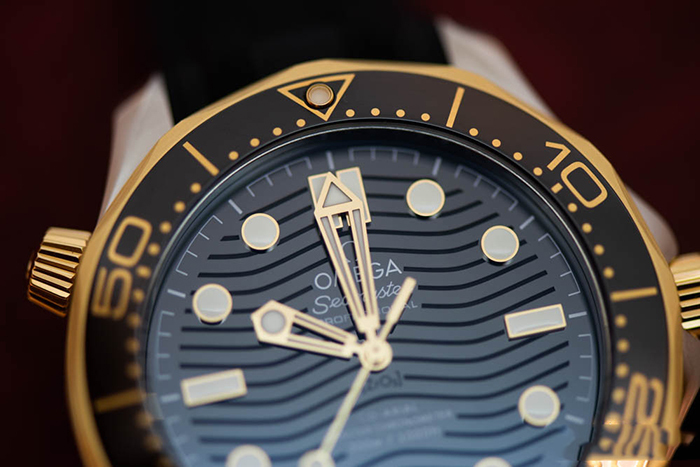 欧米茄潜水表300测评,欧米茄海马300与海马600区别