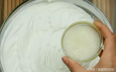 零基础学习做蛋糕教程视频,零基础学做蛋糕视频教程