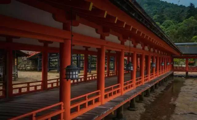 再提起广岛，脑海中不再是那首老歌或是那部黑白的法国电影