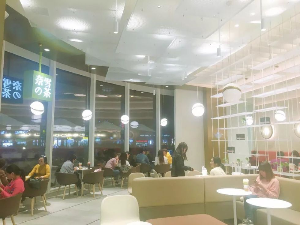 西安momopark购物中心入口,西安吉祥村momopark商场