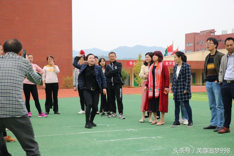 平江思源实验学校：趣味运动会玩出新花样