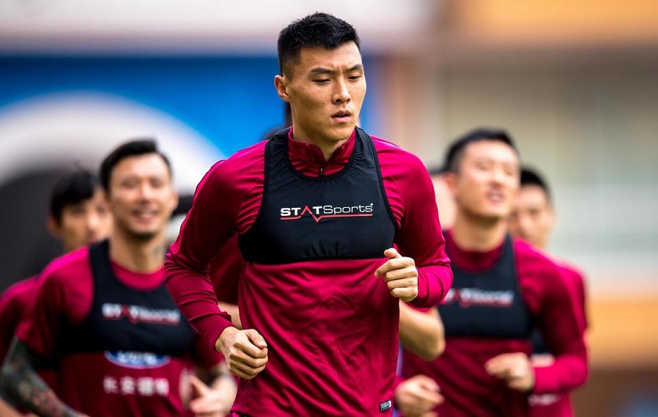 于大宝头球失败倒地,于大宝足球失误视频