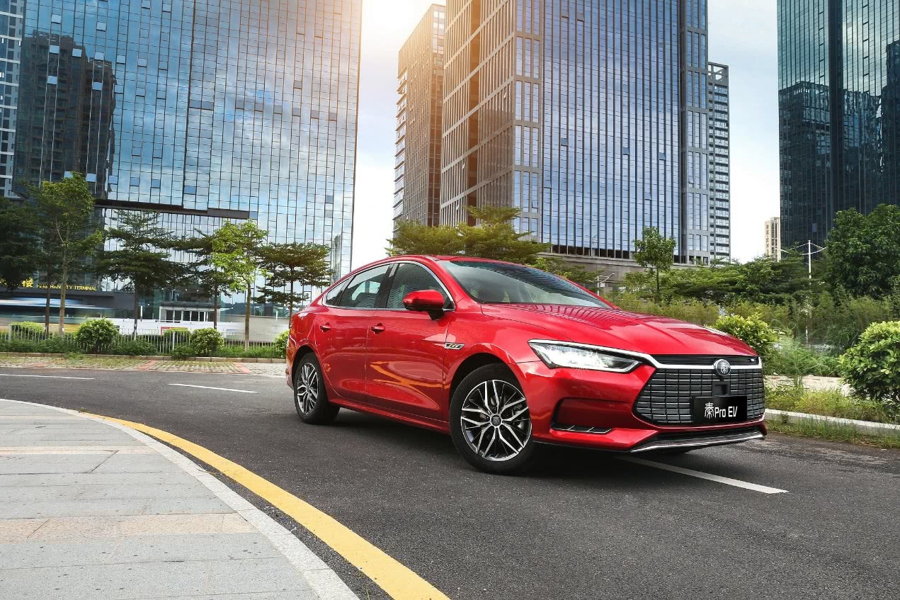 今年想买燃油车这几款车值得考虑,无惧油价波动这几款车更适合你