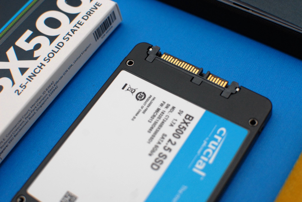 英睿达xb200256g固态硬盘测评,英睿达mx500和bx500区别在哪呢